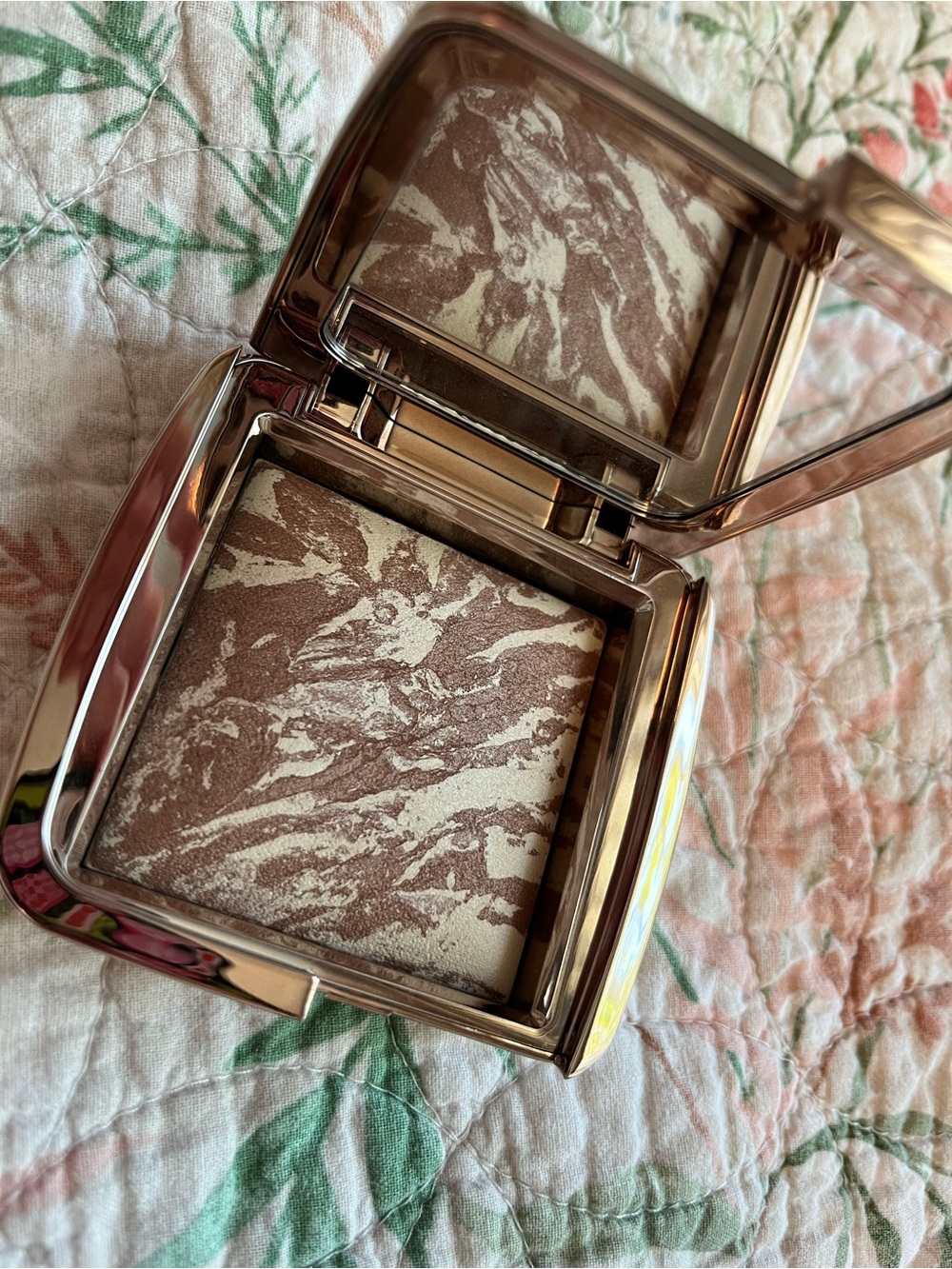 Hourglass Bronzer - Picture 2 of 4